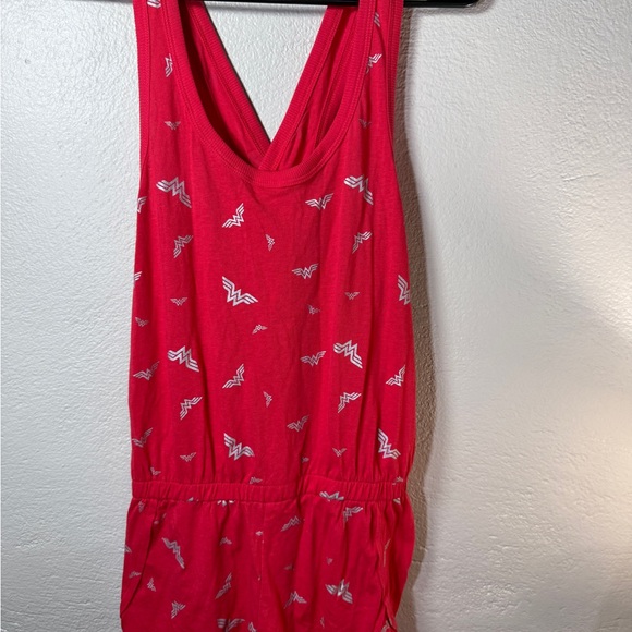 NWT Wonder Woman Crossback Red with White Pattern Romper- Small - Picture 1 of 6